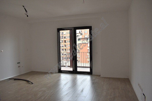 Ambient zyre me qira tek Residenca Garden Building ne Tirane